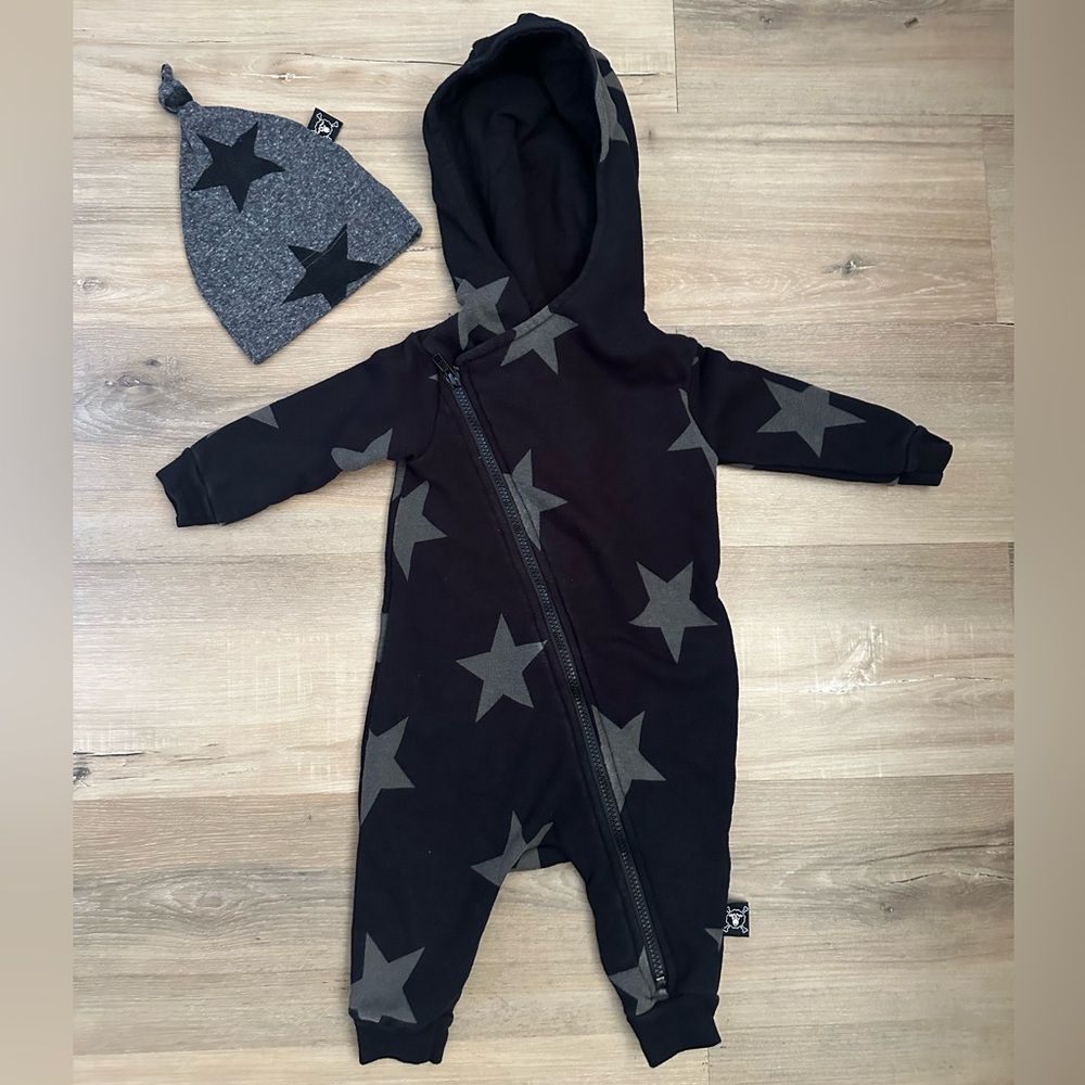 Like New Nununu Star Zip Up Romper With Hood & Matching Star Beanie Unisex